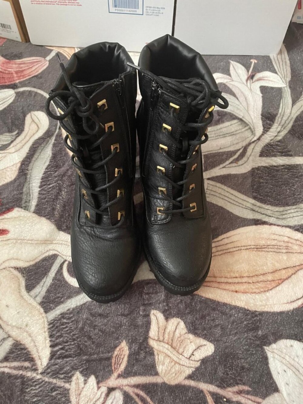 (Size 9.5) Macy's Zigi Soho Karin Black Lace-Up Block Heel Ankle Boots